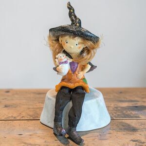 Halloween Witch Figurine Shelf Sitter Trick or Treat 7” Vintage Figurine 1994